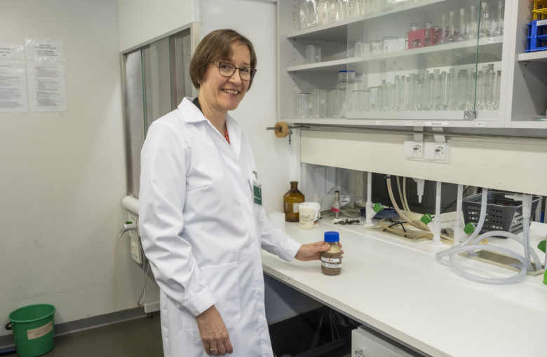 Image of Professor Monika Österberg showcasing the laboratory facilities at Aalto University where cutting-edge research is conducted on plastic alternatives.